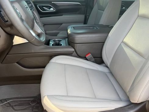 Used 2024 Chevrolet Tahoe Z71 w/ Luxury Package AWD/4WD image 14