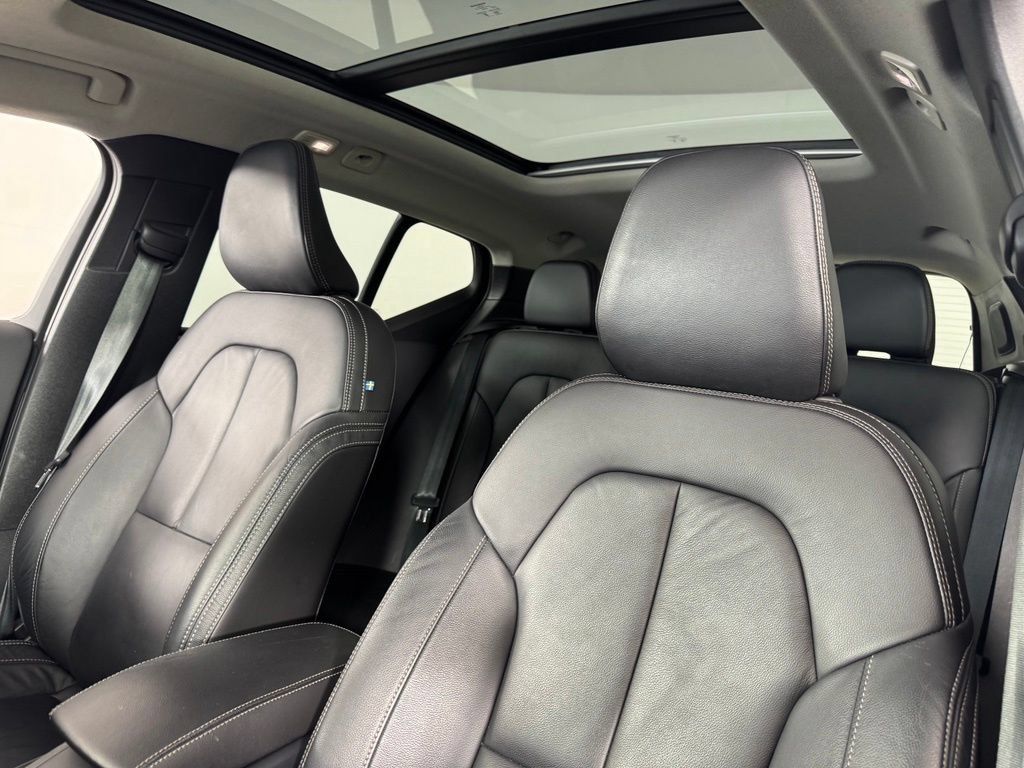 Certified 2024 Volvo XC40 B5 Plus w/ Protection Package Premier AWD/4WD image 20