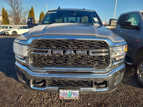 Used 2024 RAM 2500 Tradesman w/ Chrome Appearance Group image 5