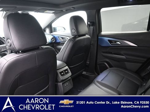 New 2025 Chevrolet Equinox EV LT image 17