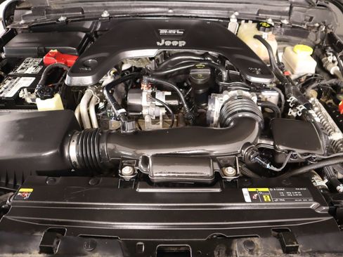 Used 2021 Jeep Wrangler Unlimited Rubicon image 20