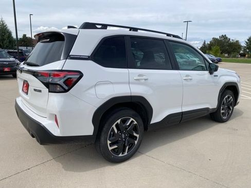 New 2026 Subaru Forester Touring AWD/4WD image 5