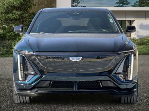 New 2026 Cadillac Lyriq V image 9