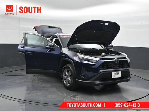 Used 2025 Toyota RAV4 XLE AWD/4WD image 54
