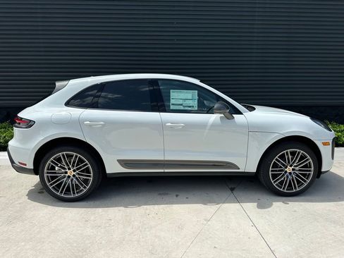 Certified 2025 Porsche Macan Turbo image 8