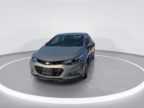 Used 2017 Chevrolet Cruze LT w/ Convenience Package image 3