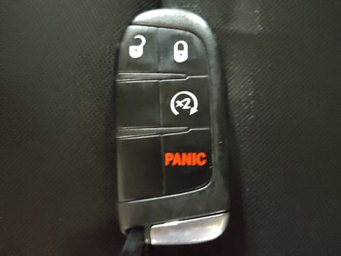 Used 2022 Jeep Renegade Latitude AWD/4WD image 32