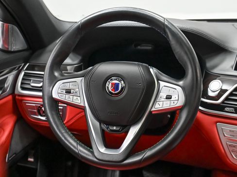 Used 2022 BMW ALPINA B7 xDrive w/ Luxury Rear Seating Package image 10