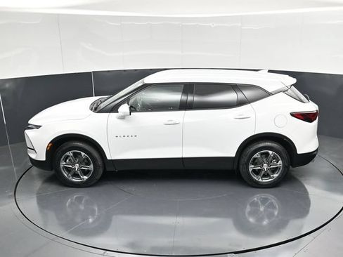 Used 2025 Chevrolet Blazer LT FWD image 51
