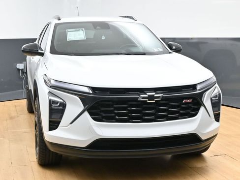 Used 2024 Chevrolet Trax RS FWD image 4
