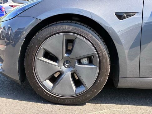 Used 2022 Tesla Model 3 Long Range AWD/4WD image 53
