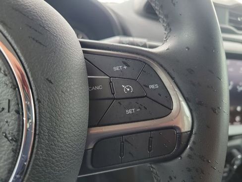 Used 2022 Jeep Renegade Latitude image 21