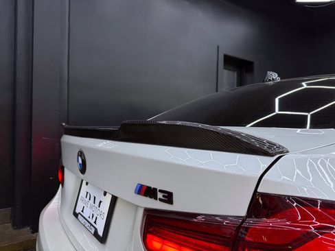 Used 2018 BMW M3 RWD image 26