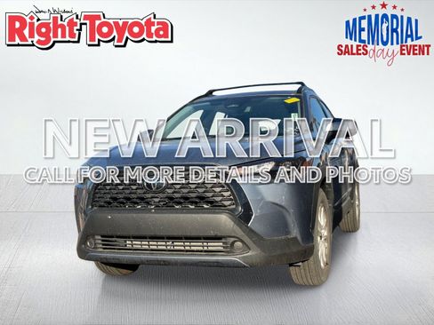 Used 2023 Toyota Corolla Cross LE FWD image 1
