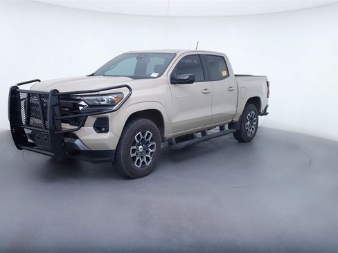 Used 2024 Chevrolet Colorado Z71 w/ Z71 Convenience Package 2 image 12