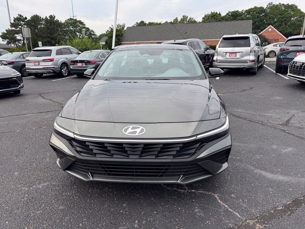 Used 2026 Hyundai Elantra Sport FWD image 3