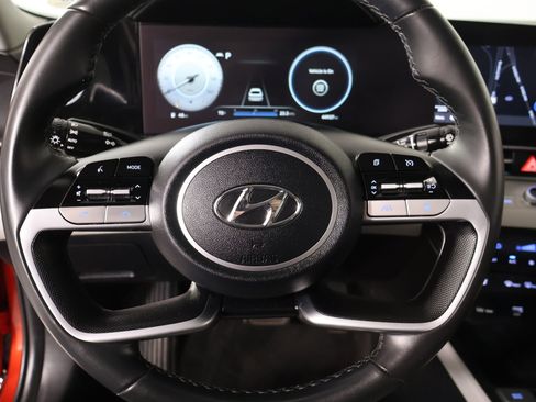 Certified 2021 Hyundai Elantra Limited FWD image 3