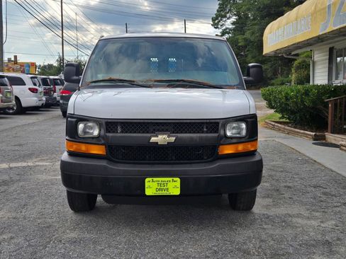 Used 2015 Chevrolet Express 2500 Extended Van 3D image 2