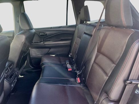 Used 2025 Honda Passport Black Edition image 25