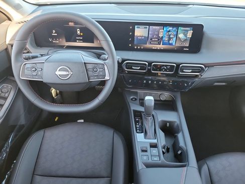 New 2026 Nissan Sentra SR w/ SR Premium Package FWD image 4