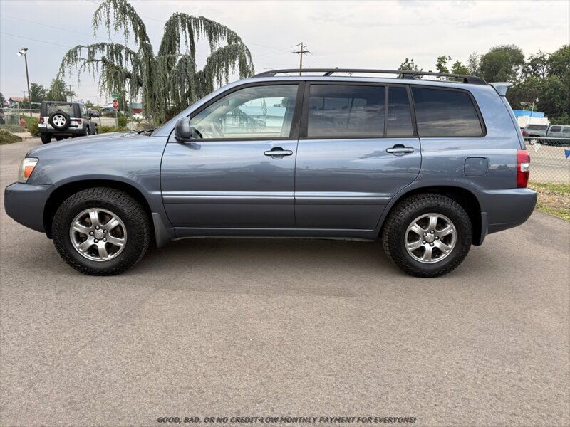 Used 2007 Toyota Highlander 4WD V6 w/ 3rd Row image 4
