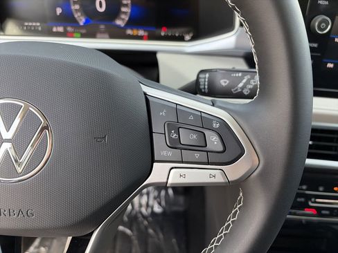 New 2026 Volkswagen Taos SE FWD image 20