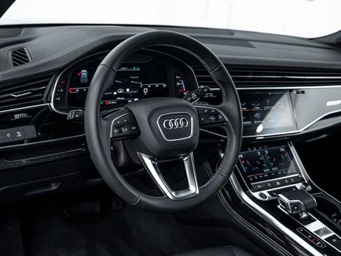 Certified 2025 Audi Q7 2.0T Premium Plus w/ Premium Plus Package image 10