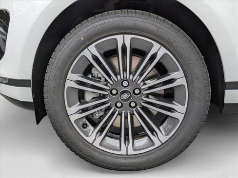 New 2026 Land Rover Range Rover Evoque S image 10