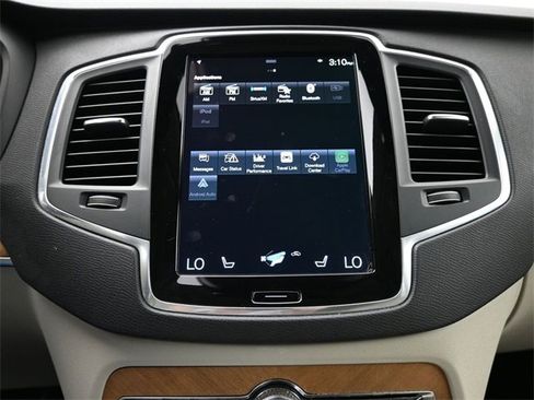 Used 2022 Volvo XC90 T6 Momentum w/ Climate Package image 17