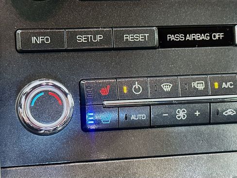 Used 2012 Lincoln MKS AWD image 20