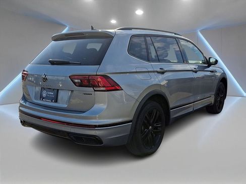 Certified 2022 Volkswagen Tiguan SE R-Line AWD/4WD image 4