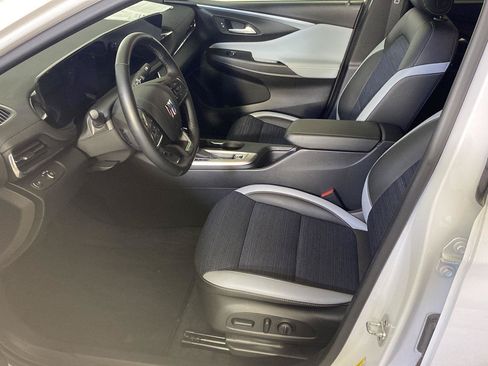 Used 2024 Buick Envista Preferred w/ Convenience I Package FWD image 31