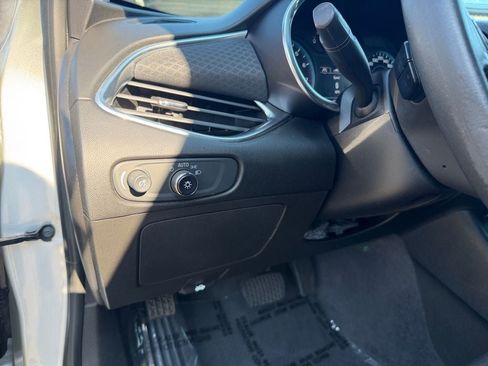 Used 2019 Chevrolet Malibu LT FWD image 19