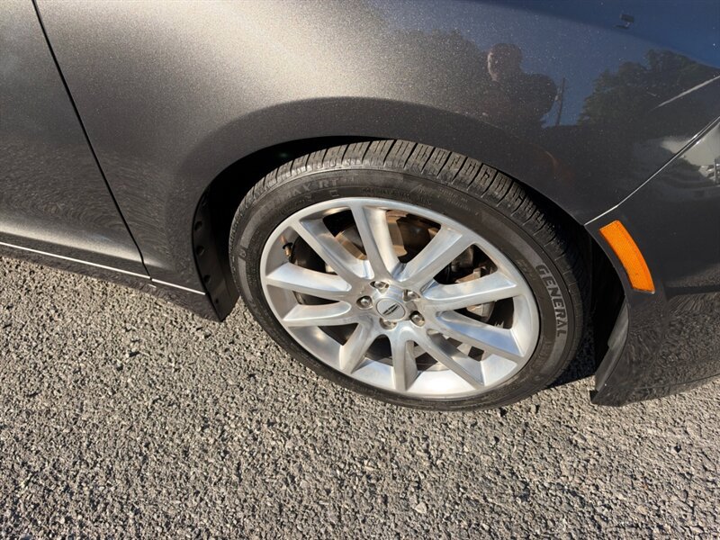 Used 2016 Lincoln MKZ w/ Equipment Group 300A Reserve FWD image 12