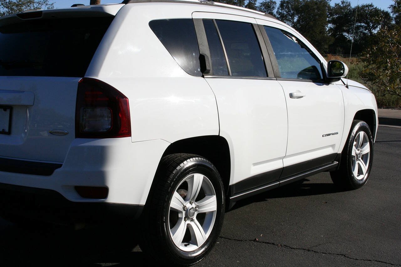 Used 2016 Jeep Compass Latitude AWD/4WD image 4