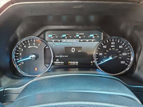 Used 2018 Ford Expedition XLT w/ Equipment Group 202A AWD/4WD image 11