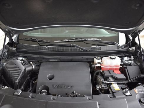 Used 2023 Chevrolet Traverse LT FWD image 12