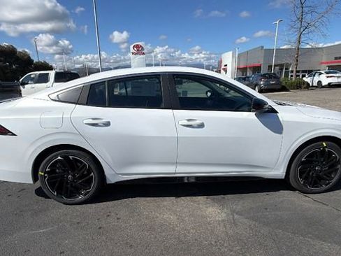 New 2026 Nissan Sentra SR image 3