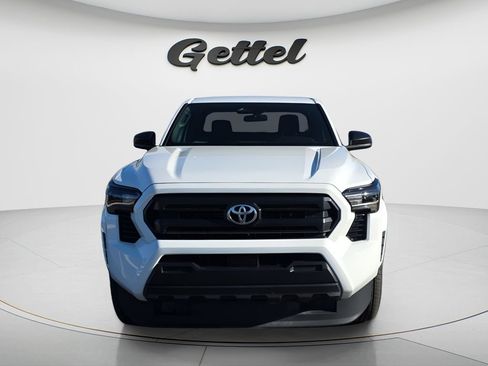 Used 2025 Toyota Tacoma SR image 8