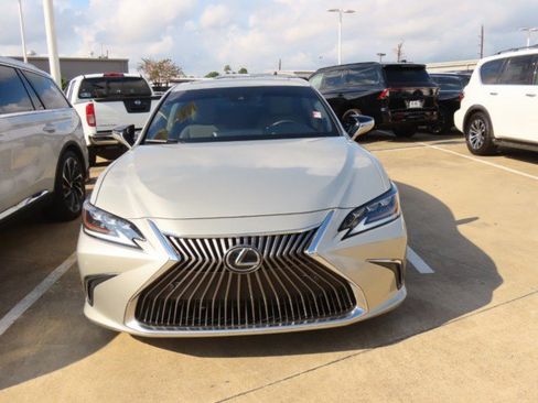 Used 2019 Lexus ES 350 image 4