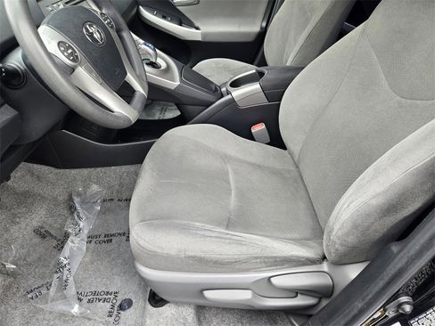 Used 2015 Toyota Prius Three image 25