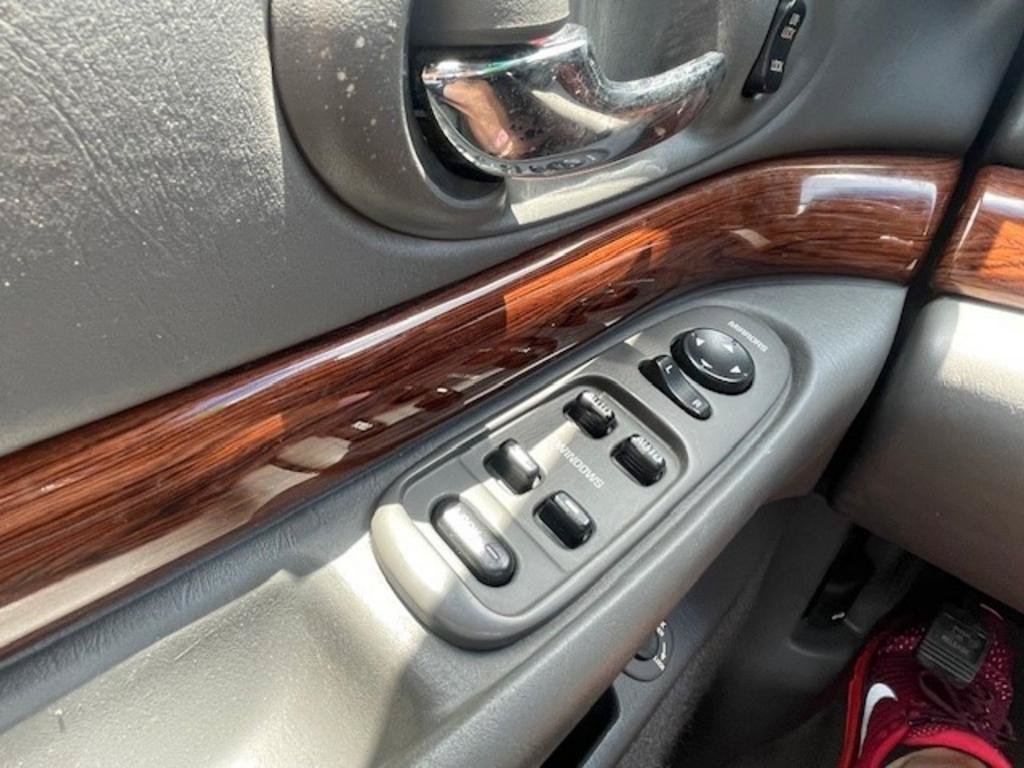 Used 2004 Buick Le Sabre Custom FWD image 7