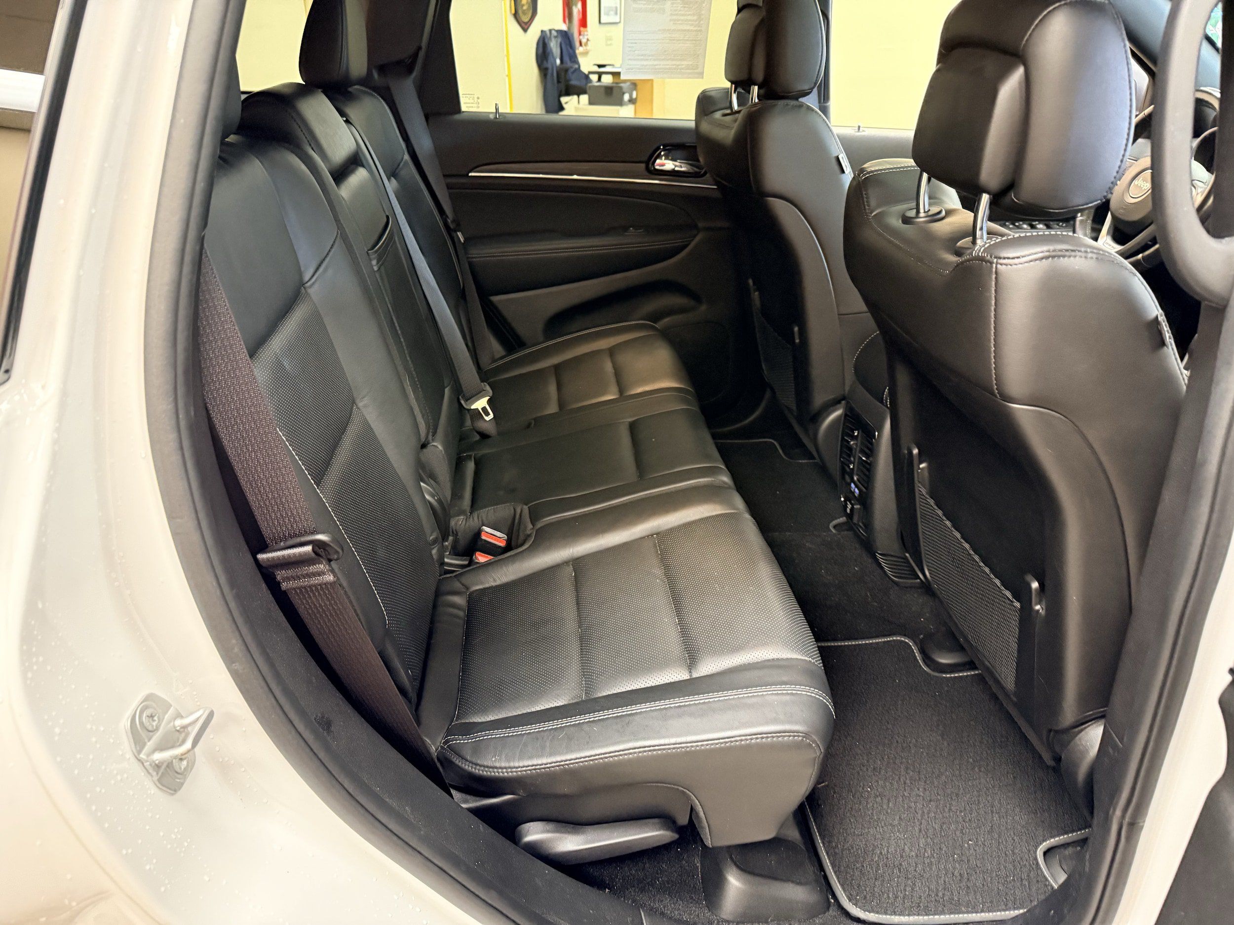 Used 2021 Jeep Grand Cherokee Limited w/ Quick Order Package 28K 80th AWD/4WD image 17
