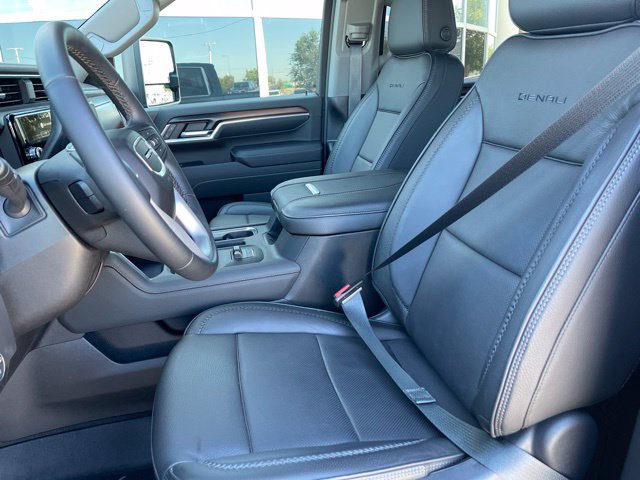 Certified 2026 GMC Sierra 3500 Denali w/ Denali Reserve Package AWD/4WD image 13