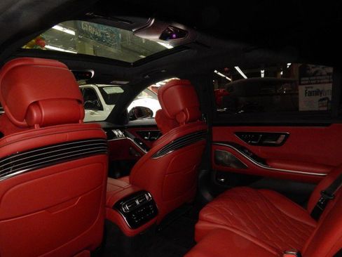 Used 2022 Mercedes-Benz S 580 4MATIC Sedan image 40