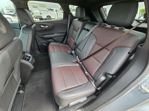 Used 2025 Chevrolet Blazer RS FWD image 29