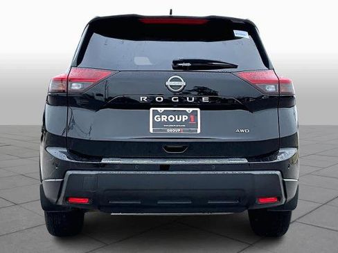 Certified 2025 Nissan Rogue SV image 5