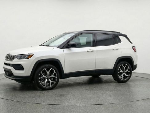 Used 2025 Jeep Compass Limited AWD/4WD image 3