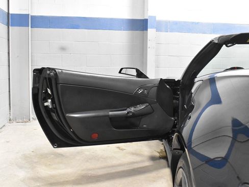 Used 2010 Chevrolet Corvette Grand Sport w/ Preferred Equipment Group RWD image 5