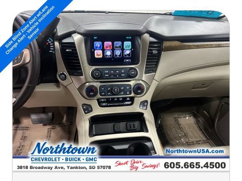 Used 2017 GMC Yukon Denali w/ Open Road Package AWD/4WD image 18